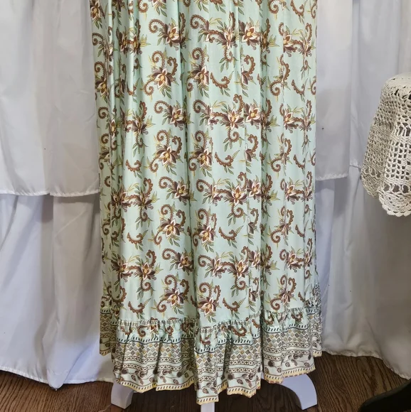 NWT Fun And Flirty Crochet Halter Style Maxi Dress - Picture 2 of 14